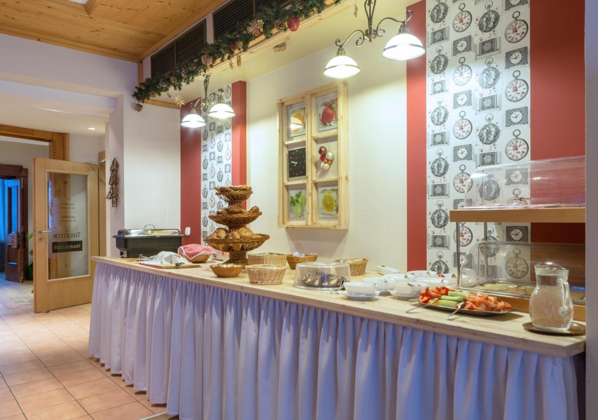 Hotel Aquamarin Бад-Міттерндорф Екстер'єр фото